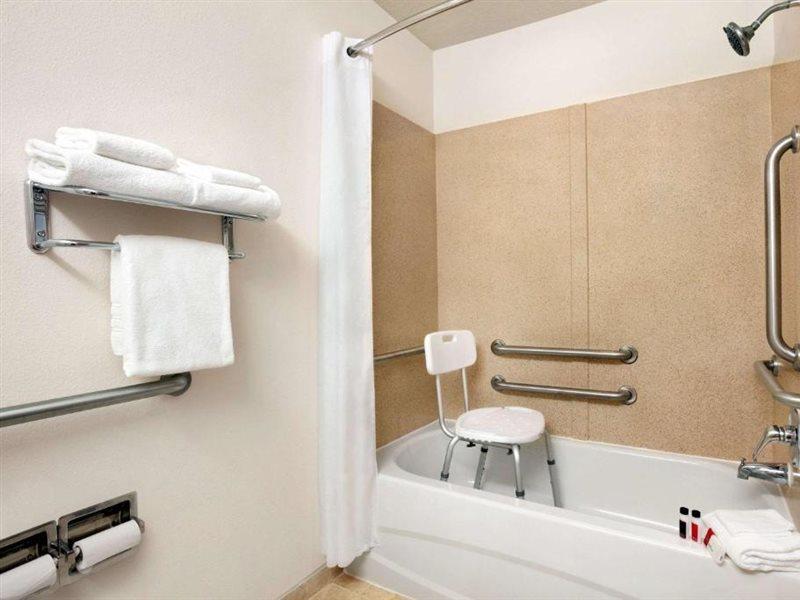 Microtel Inn & Suites By Wyndham Culpeper Εξωτερικό φωτογραφία
